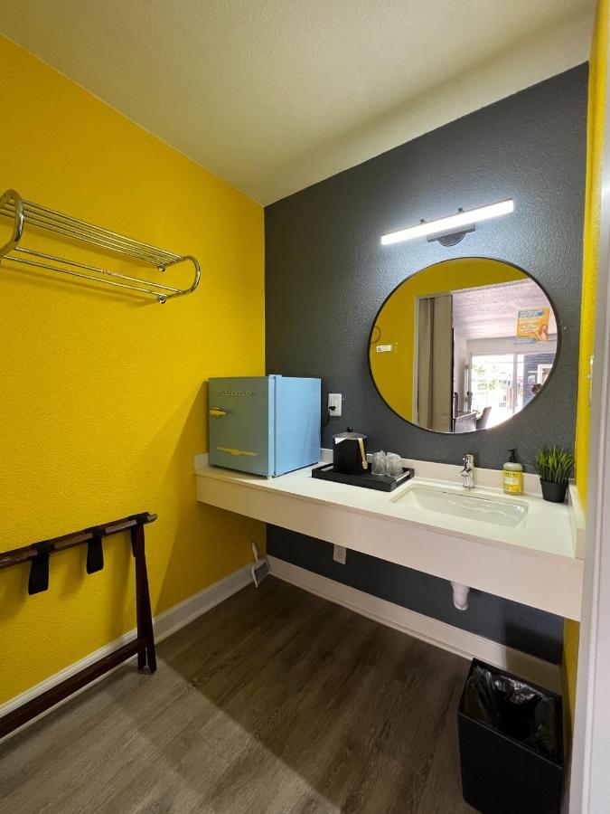 Bposhtels Houston Hostel ภายนอก รูปภาพ