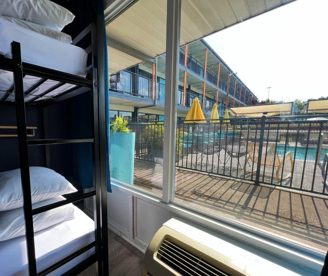 Bposhtels Houston Hostel ภายนอก รูปภาพ